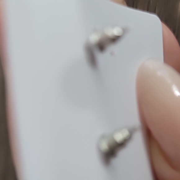 Earring - Picture 3 of 3